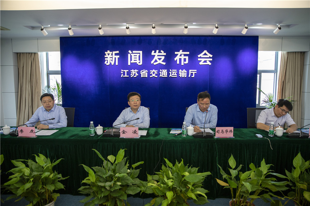 1561512498353033181.jpg 282626365.jpg